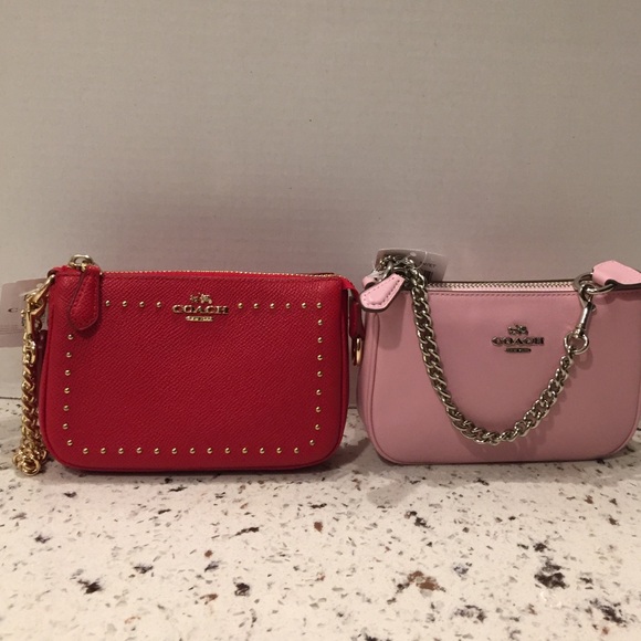 Coach Leather Wristlet with Metal Chain. - Picture 4 of 16